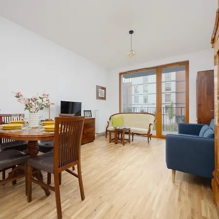 Climatic With Parking & Balcony Ideal For Business Travelers By Renters