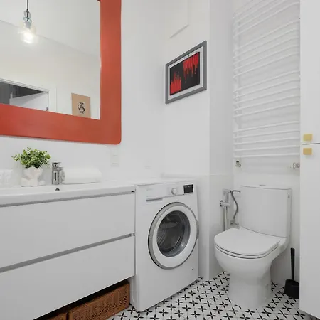 Climatic With Parking & Balcony Ideal For Business Travelers By Renters Apartamento Varsovia